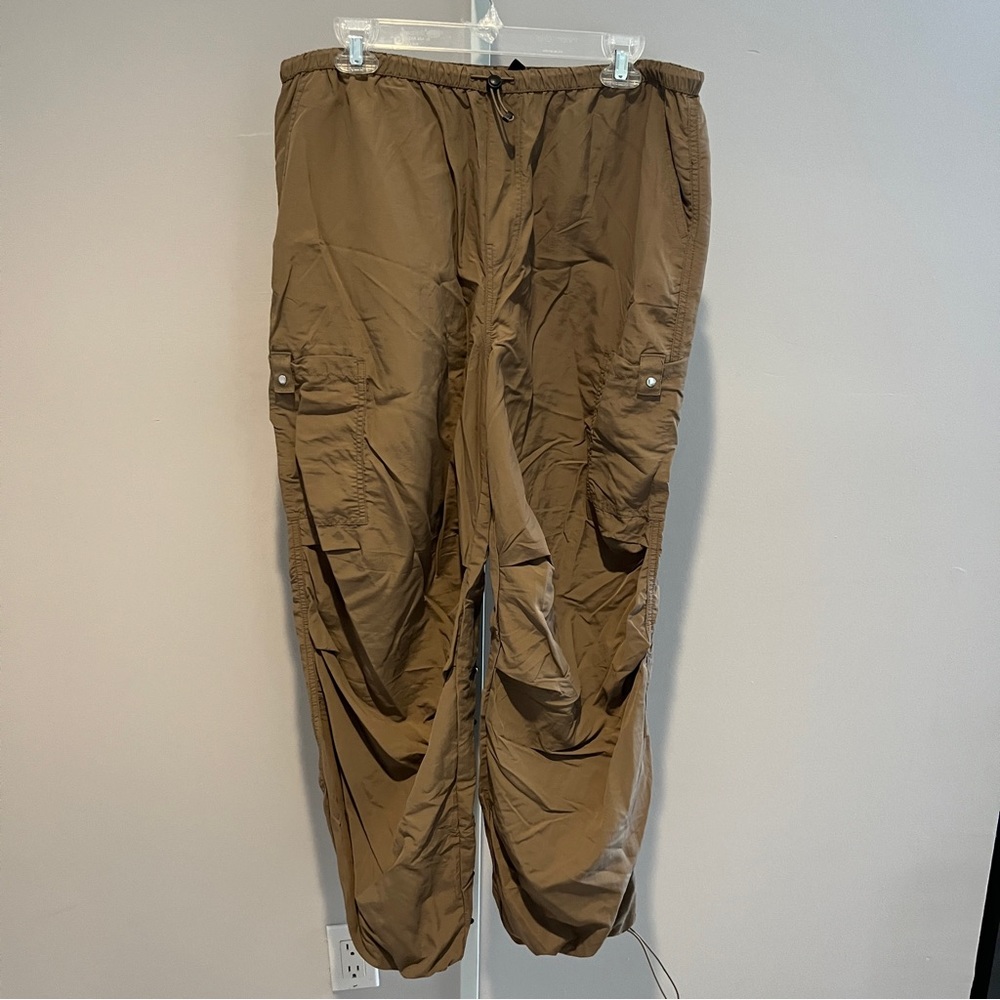 **Divided H&M brown pants size M nwot